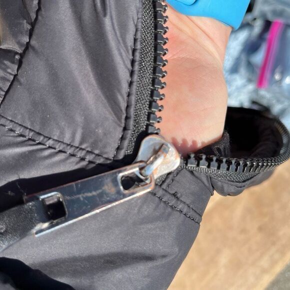 Shonda Roberts Squared Rainbow Strap Puffer Backpack Black - Picture 5 of 8